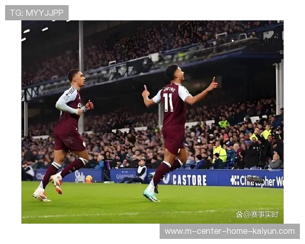 英超争冠格局呈现双雄争霸 阿森纳六分优势直面曼城后程追击